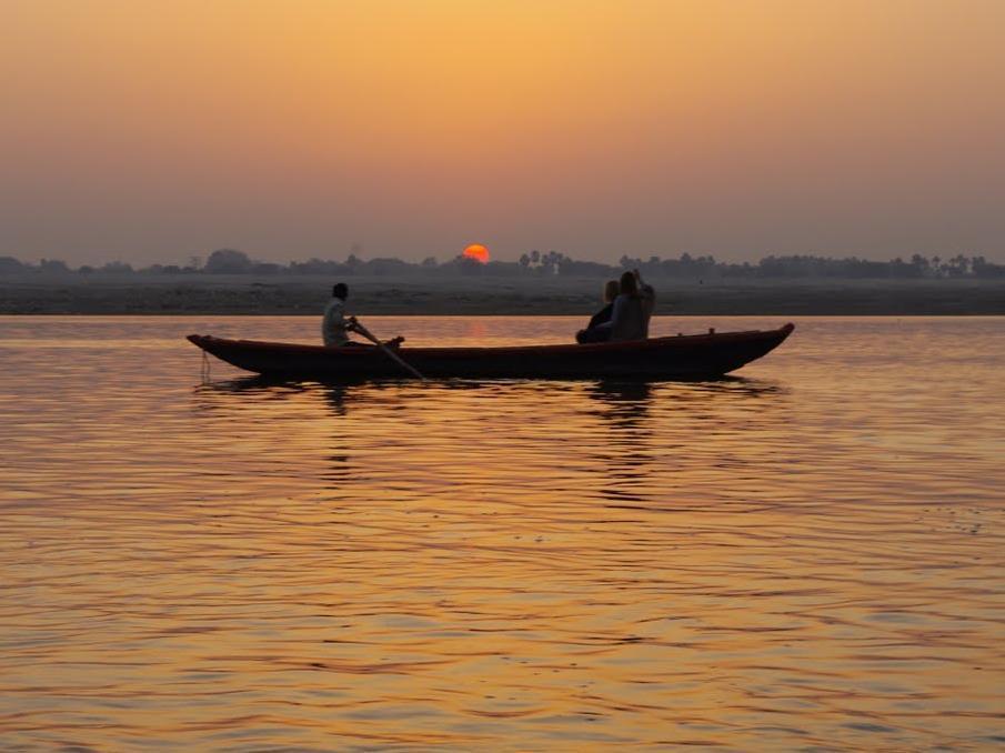 Surya Residency Paying Guest House - Varanasi — Photos 1